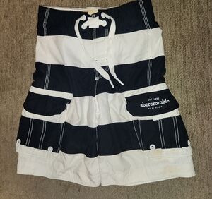 Abercrombie & Fitch Men's Navy and White Striped Swim Trunks